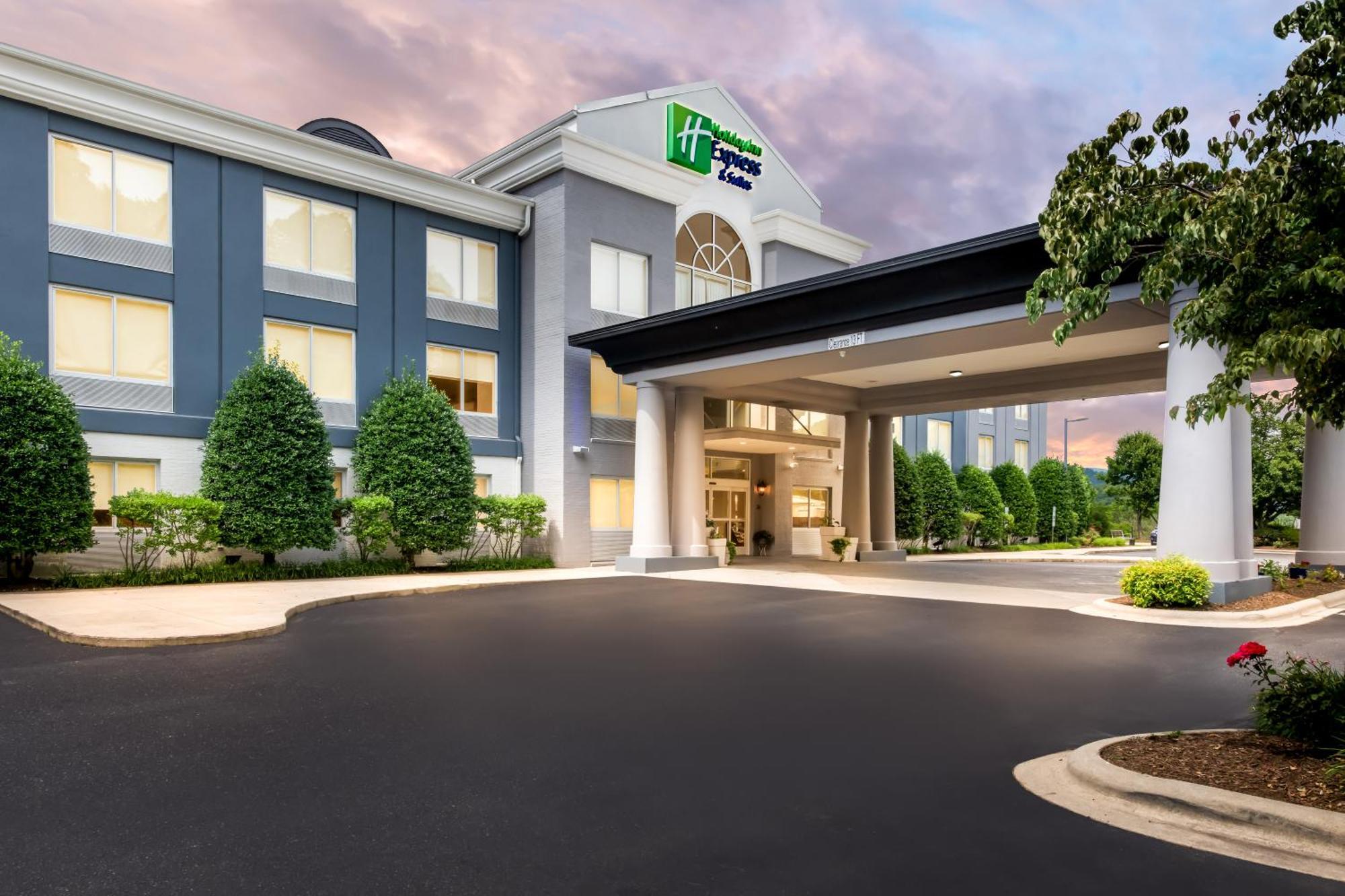Holiday Inn Express & Suites Sylva / Dillsboro By Ihg Exterior photo