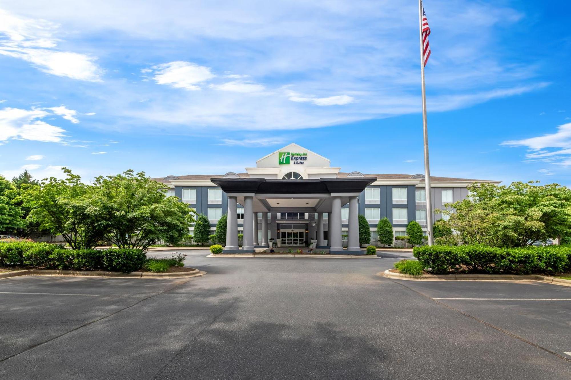 Holiday Inn Express & Suites Sylva / Dillsboro, An Ihg Hotel Exterior photo