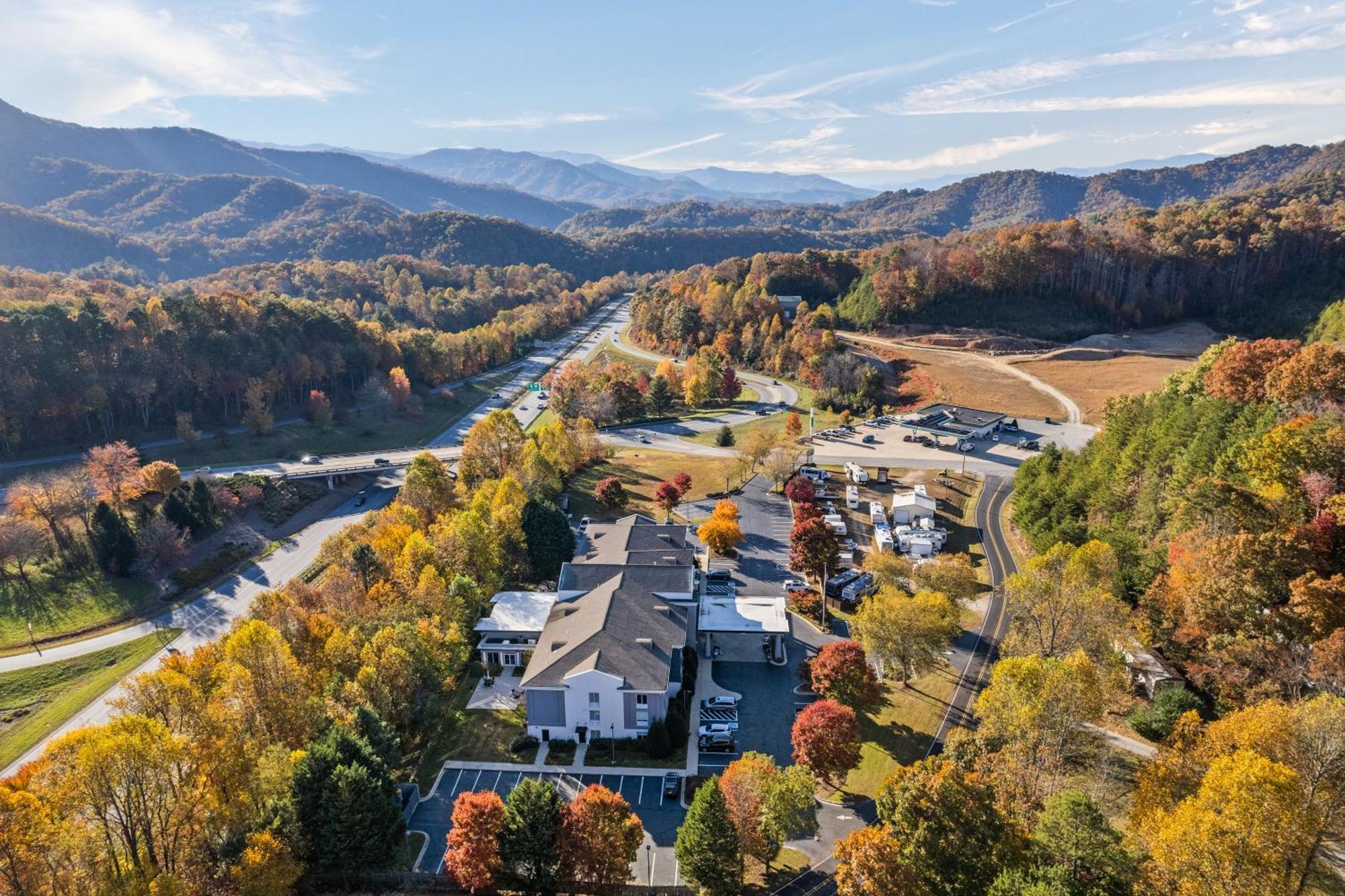 Holiday Inn Express & Suites Sylva / Dillsboro By Ihg Exterior photo