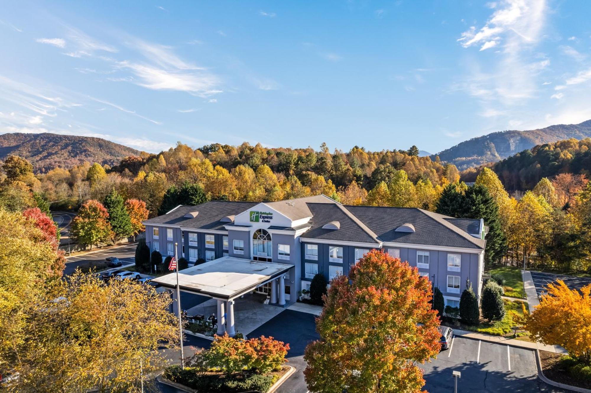 Holiday Inn Express & Suites Sylva / Dillsboro, An Ihg Hotel Exterior photo