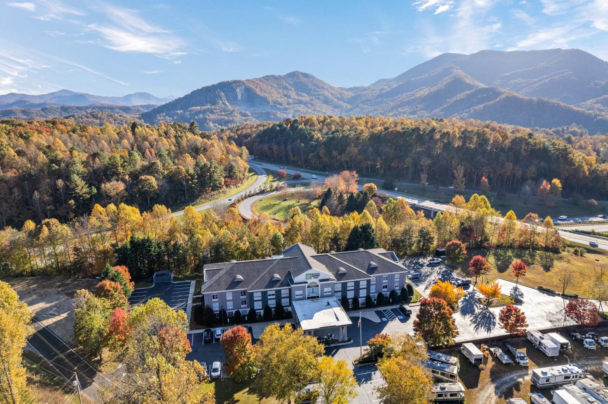 Holiday Inn Express & Suites Sylva / Dillsboro, An Ihg Hotel Exterior photo