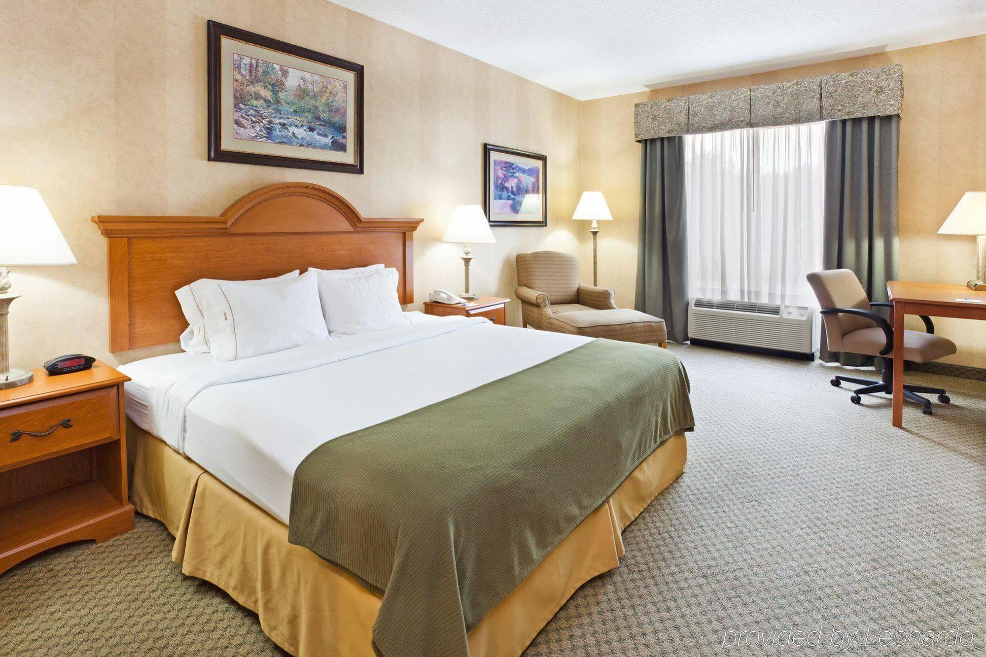 Holiday Inn Express & Suites Sylva / Dillsboro, An Ihg Hotel Room photo