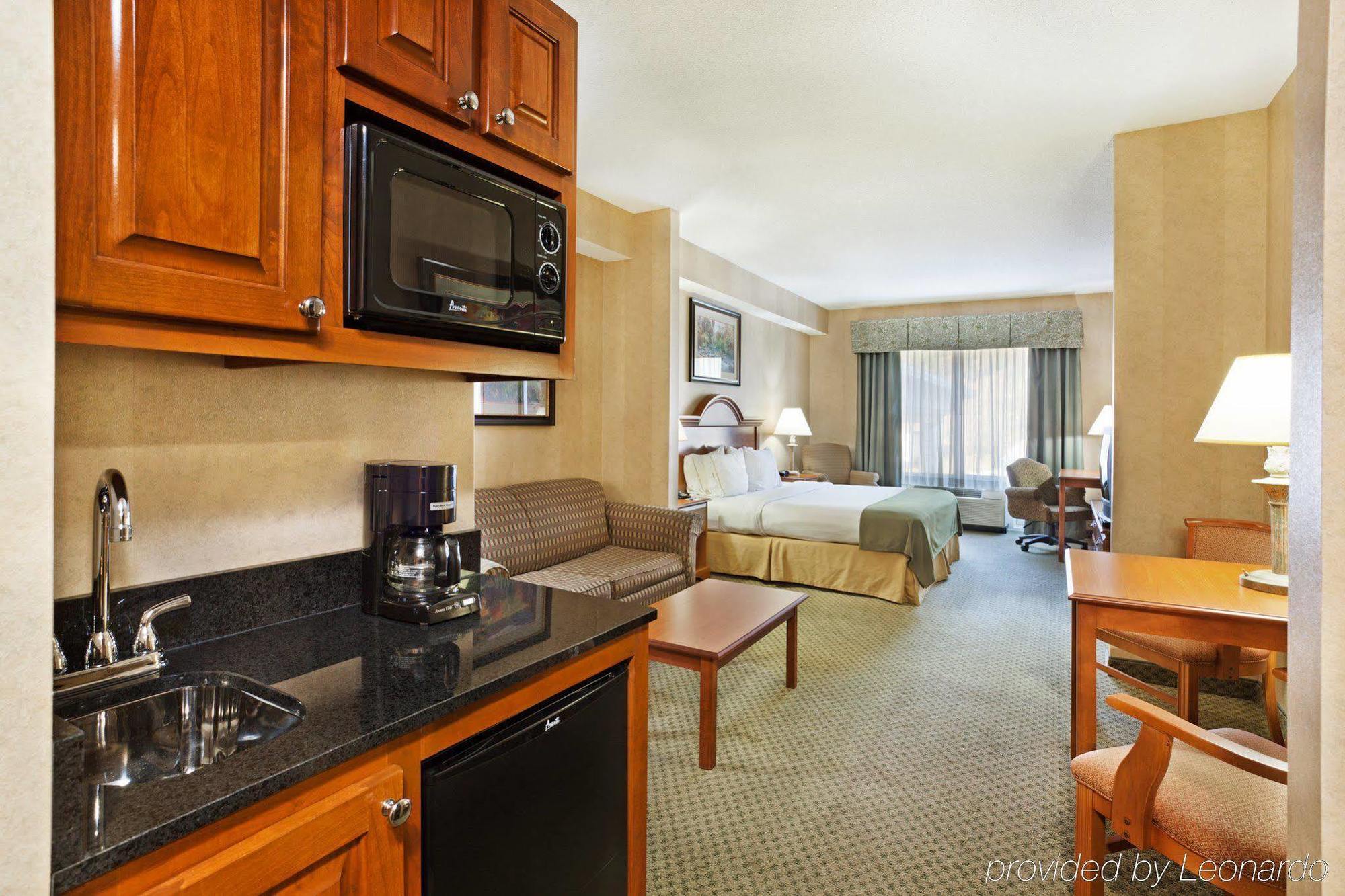 Holiday Inn Express & Suites Sylva / Dillsboro, An Ihg Hotel Room photo